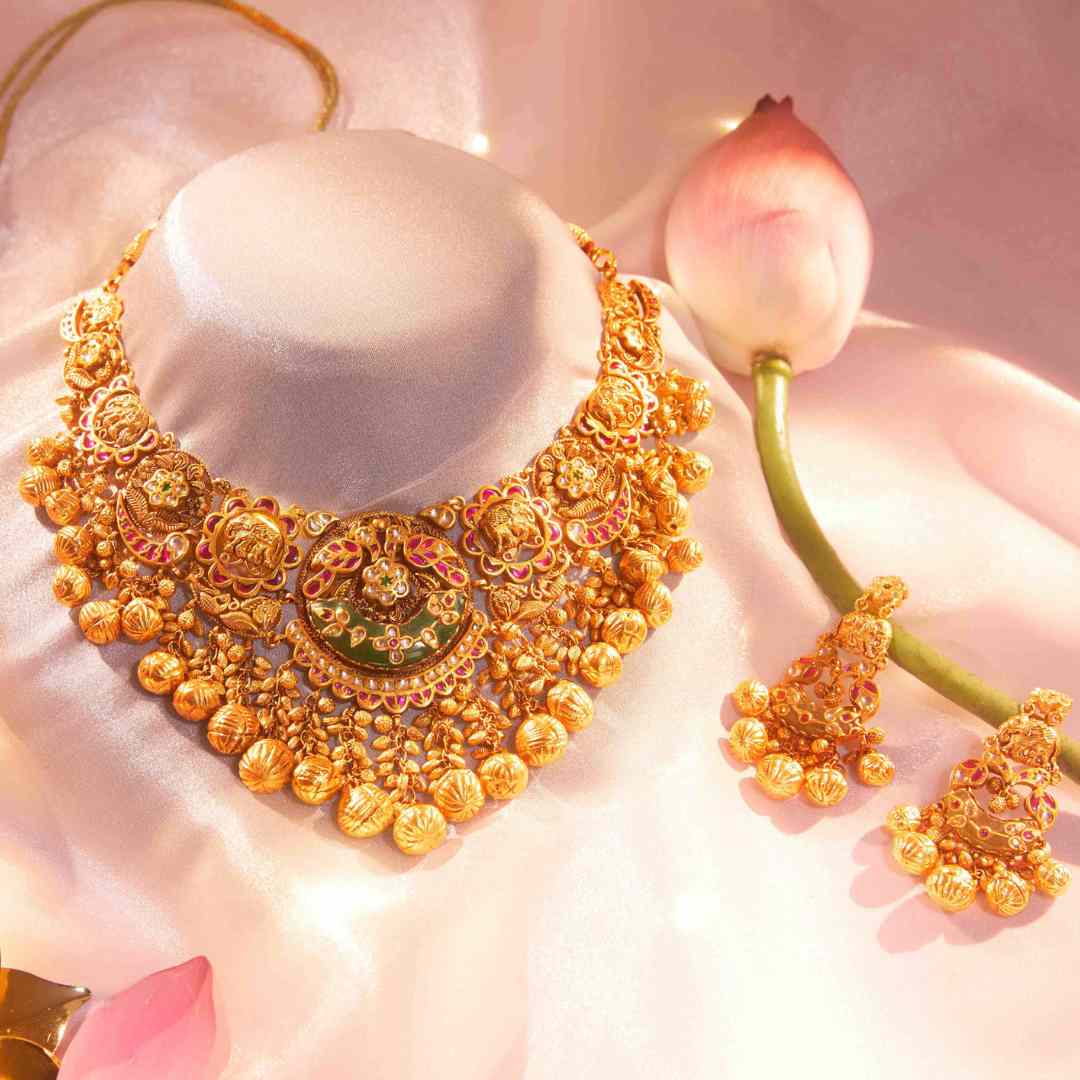 Suranjana Gold Antique Necklace Set