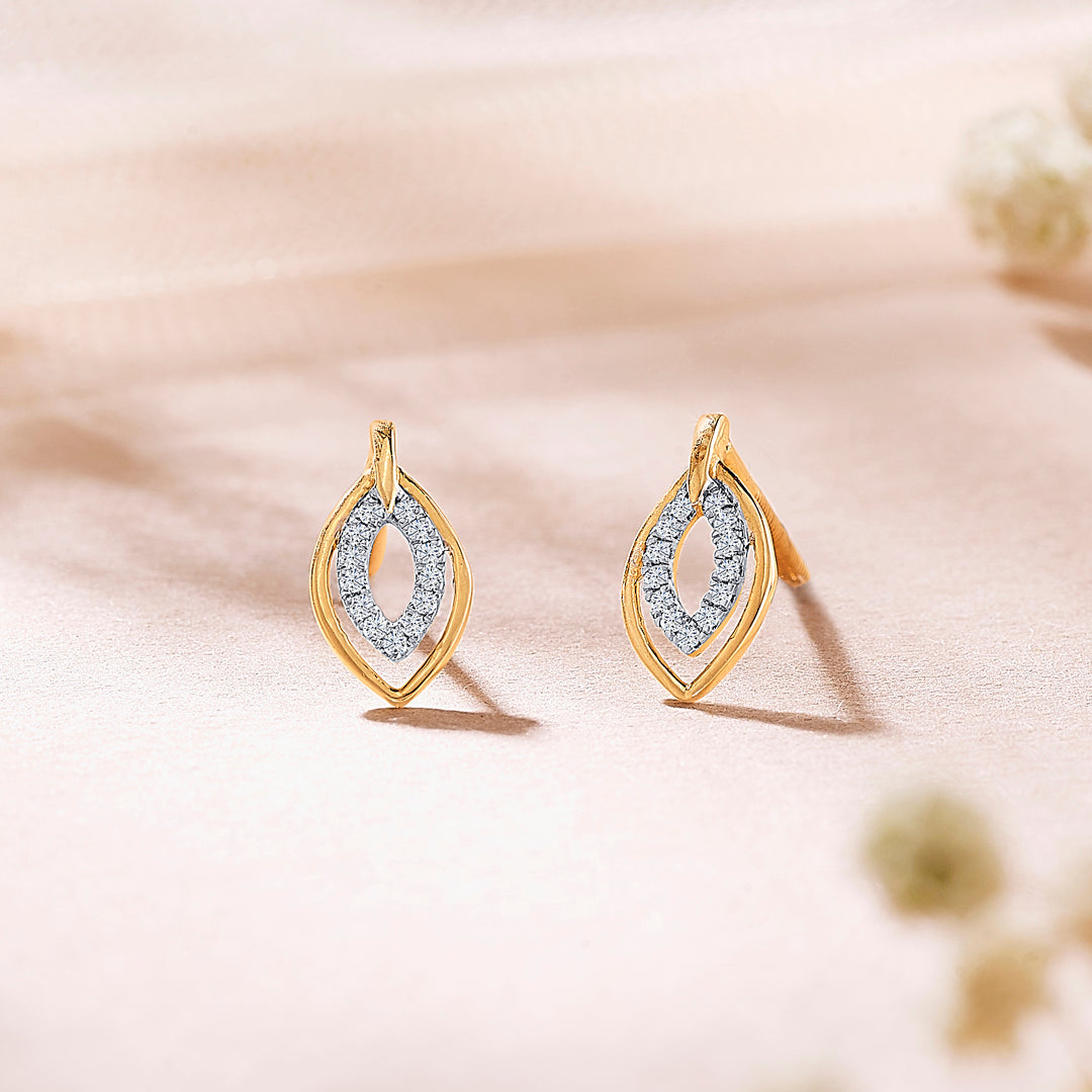 Lustrous Yellow Gold & Diamond Stud Earring For Women