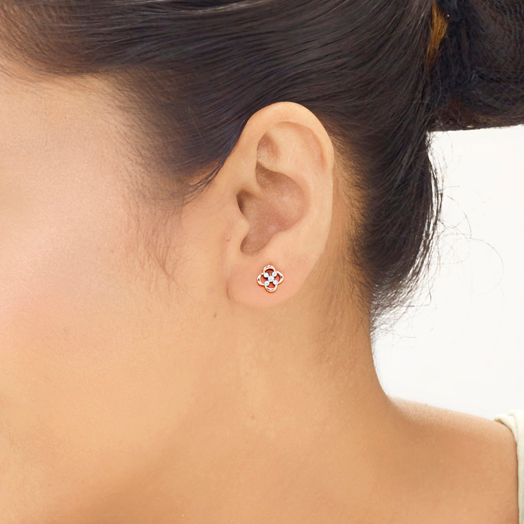 Luminous Stark Diamond Stud Earrings