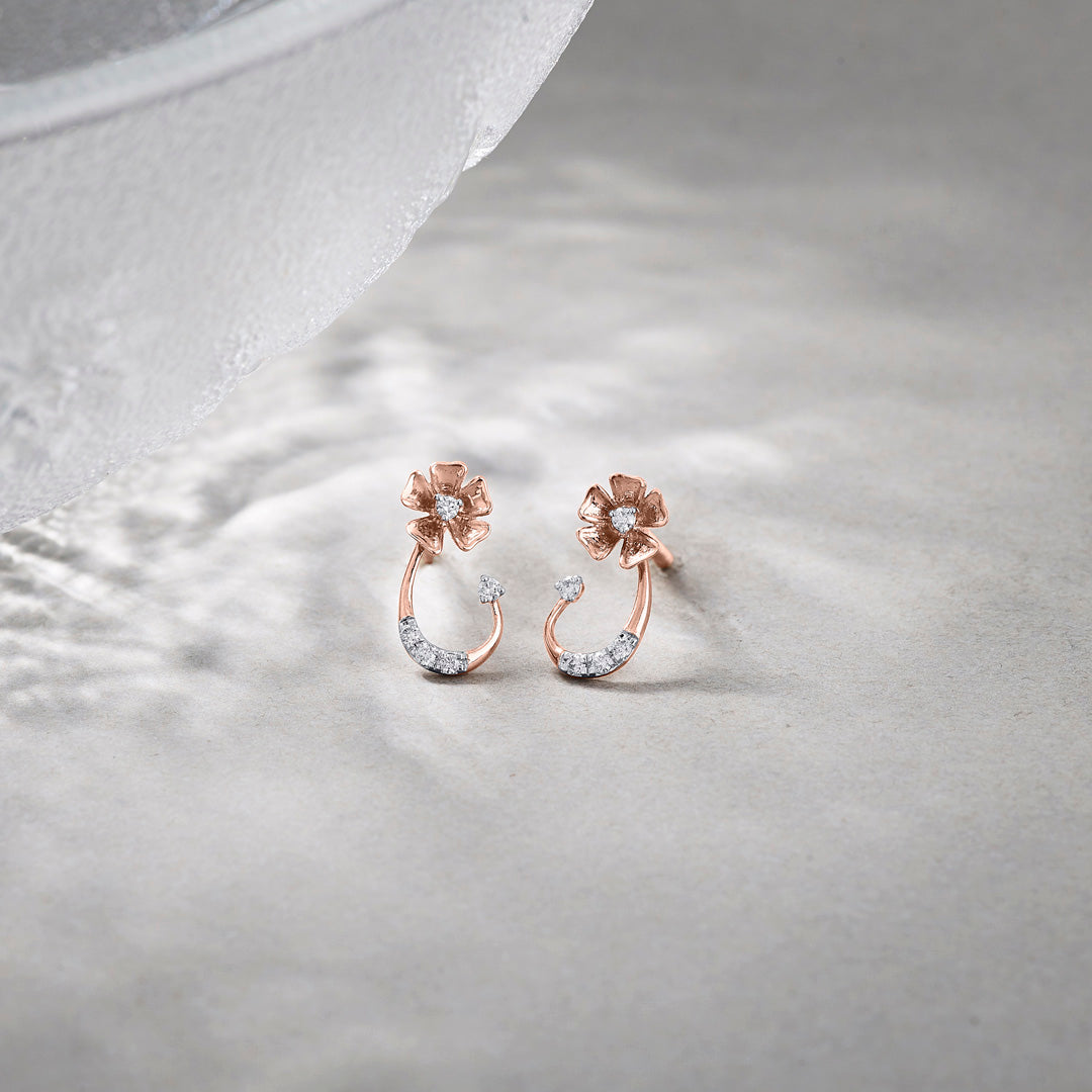 Oval Glint Diamond Stud Earrings
