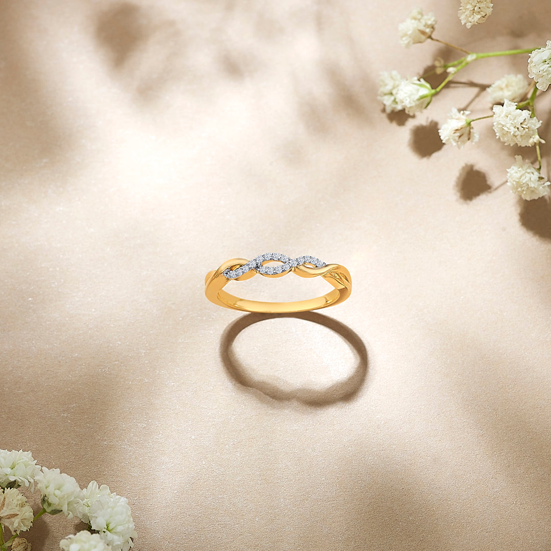 Twiselle Loop Gold & Diamond Ring