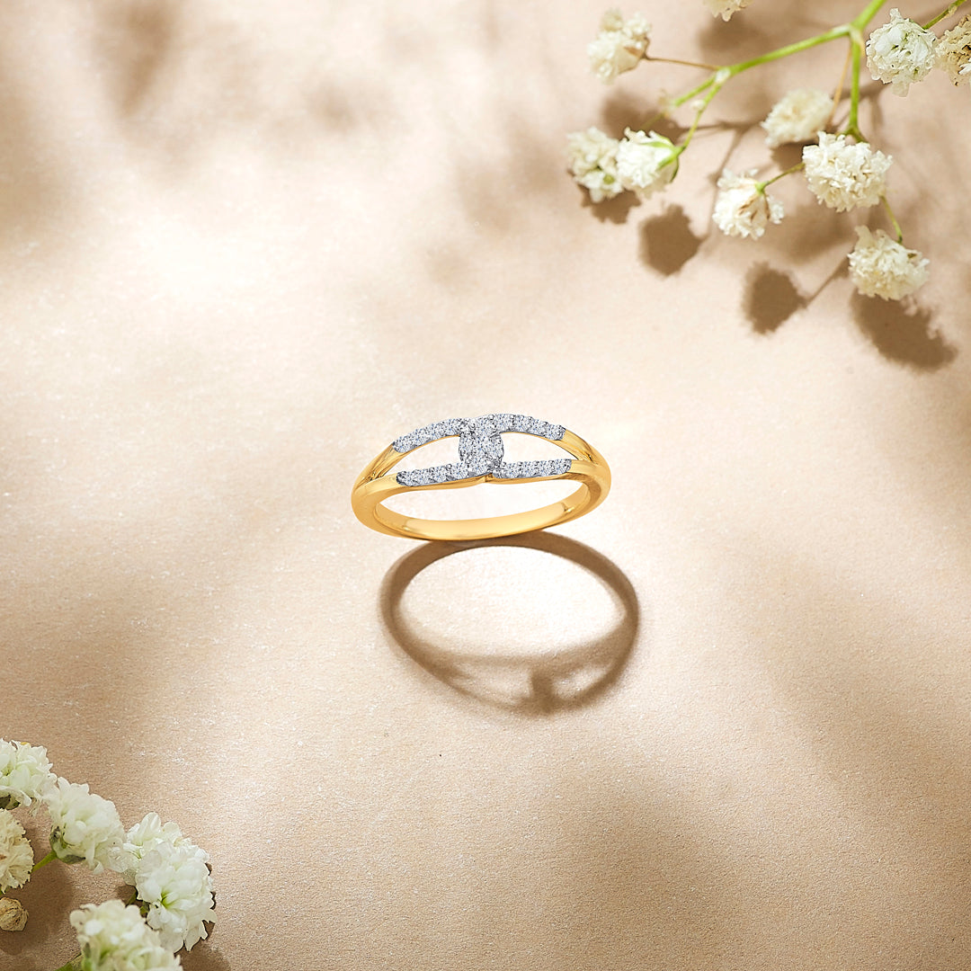 Affectionate Knot Yellow Gold & Diamond Ring for Women