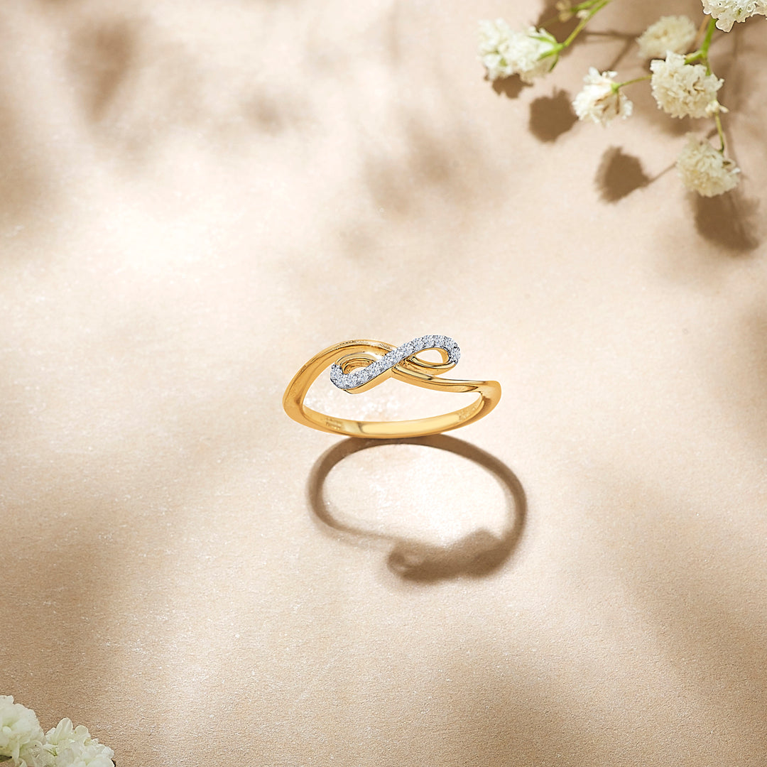 Infinity Looplight  Gold & Diamond Ring