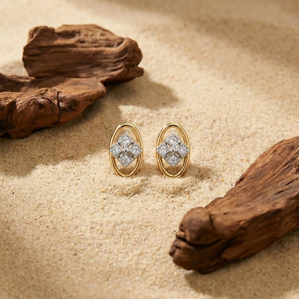 Oval & Edge Studs Diamond Earring