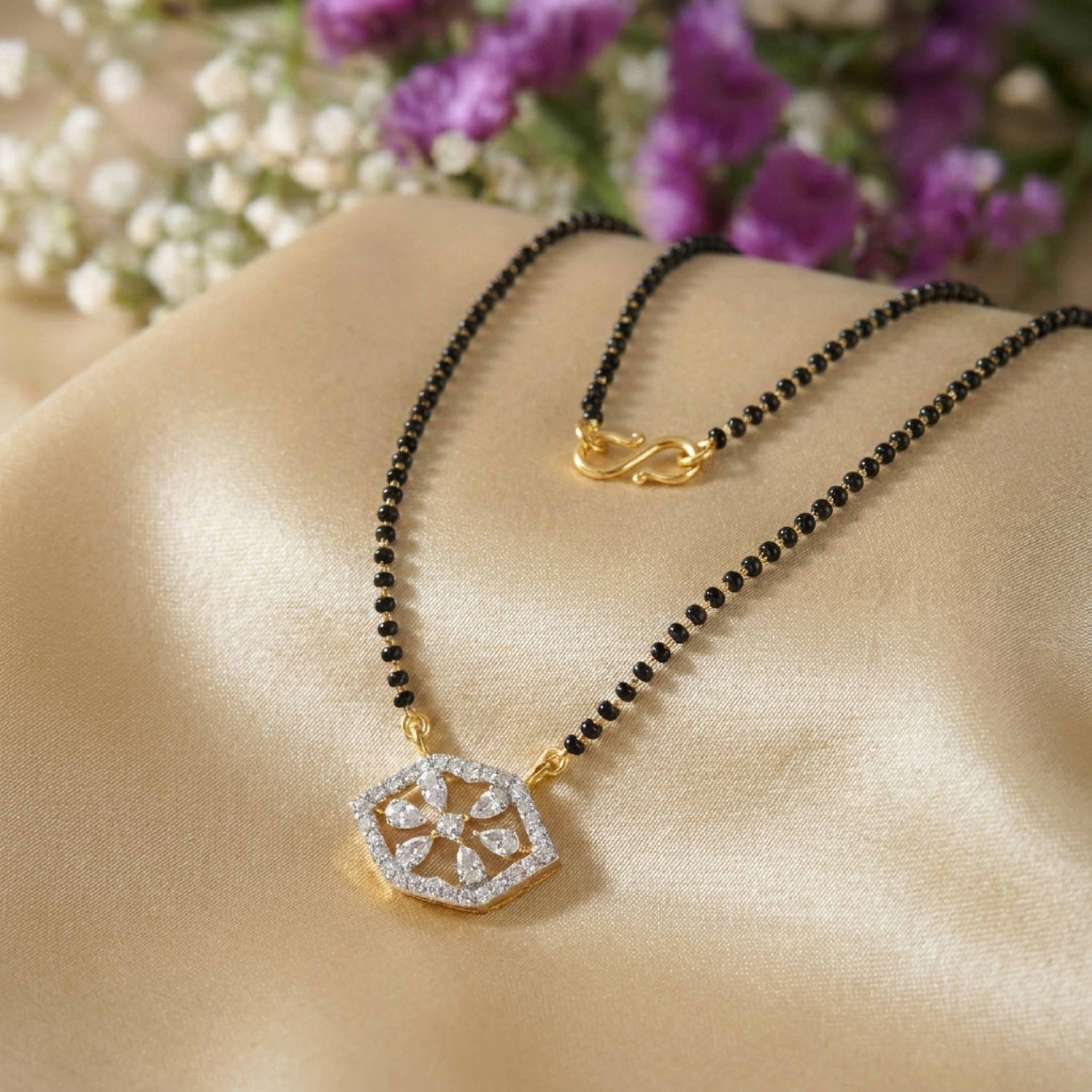 Hexa Glow 9kt Diamond Mangalsutra Pendant