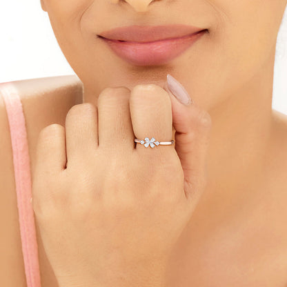 Clover Glow Casual Rose Gold Diamond Ring