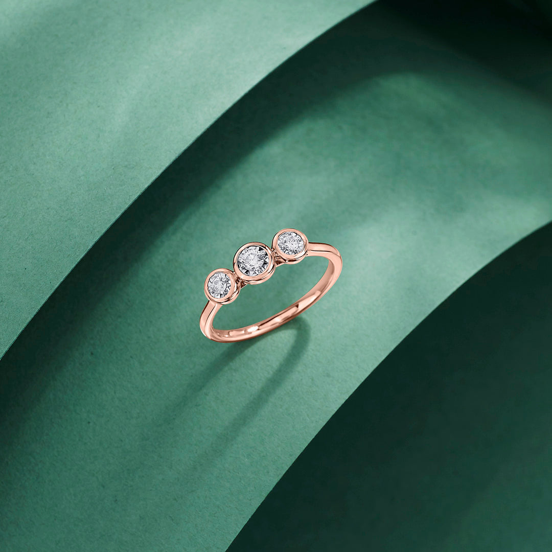 trilumous studded casual diamond ring