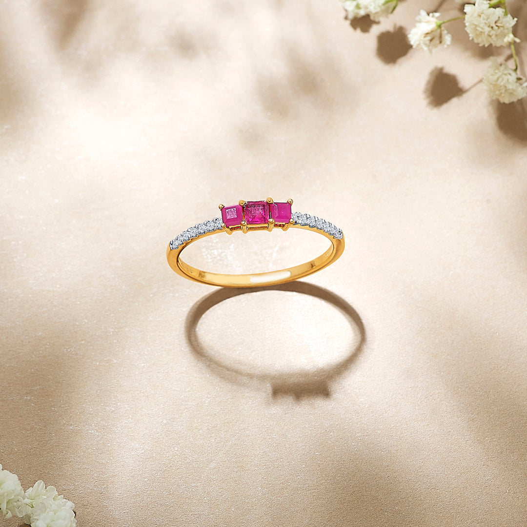 Sparkle Yellow Gold & Diamond Ring for Women