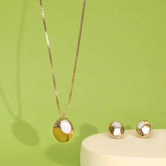 Classic Ecliptia Gold Necklace for Her