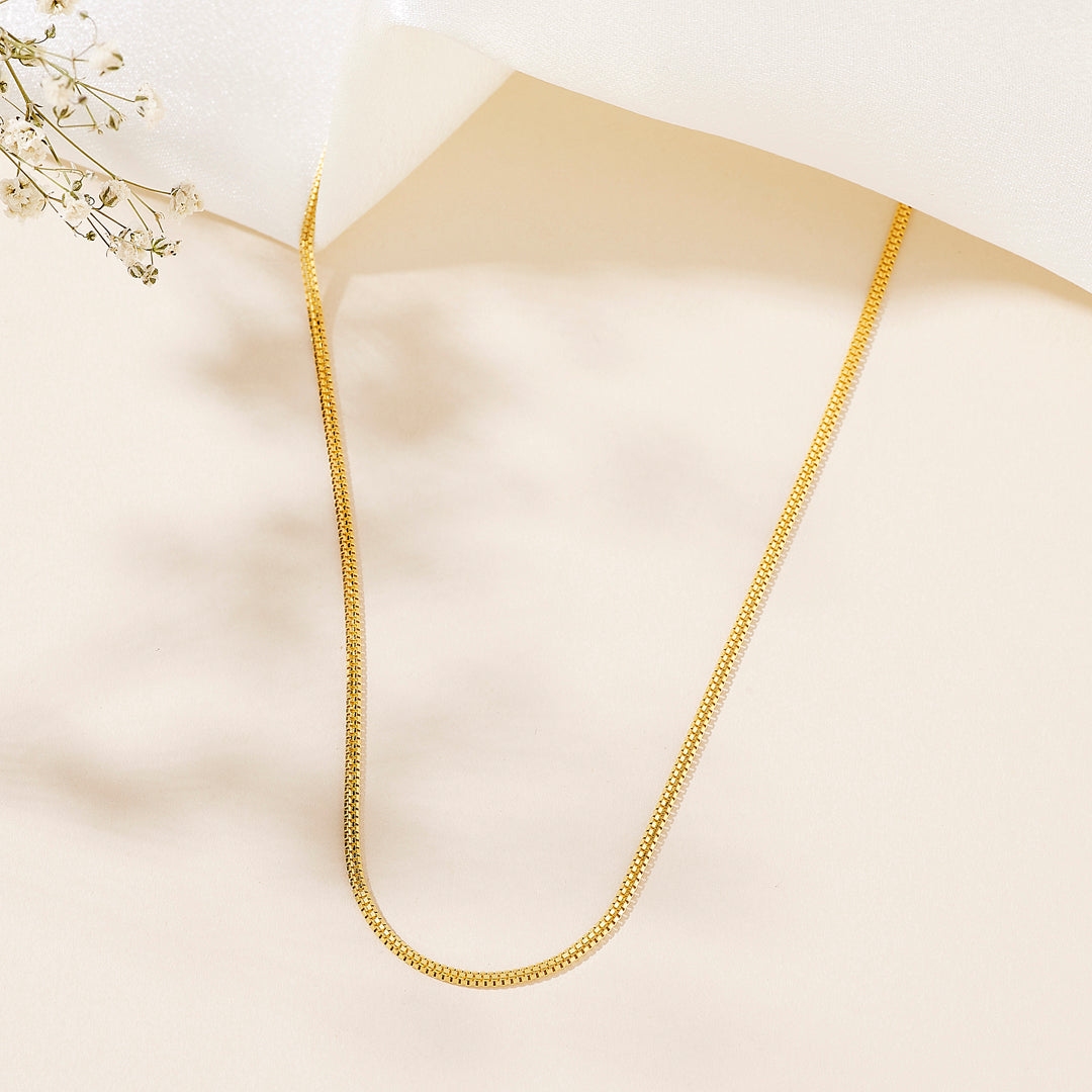 Elegant Strand Classic Gold Chain