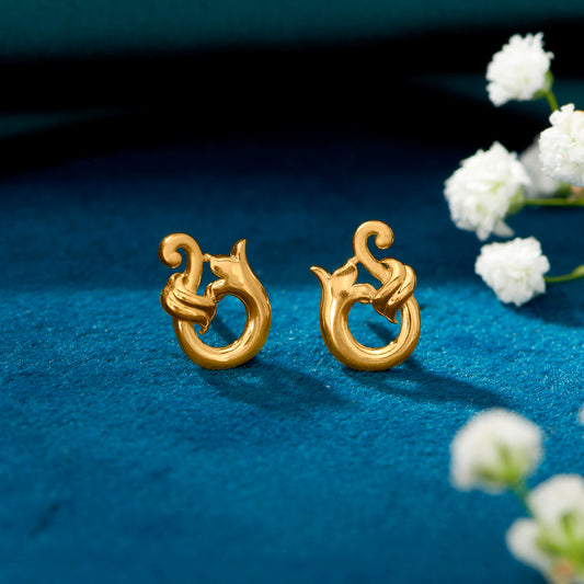 Dainty Clusters Yellow Gold Stud Earring For Woman