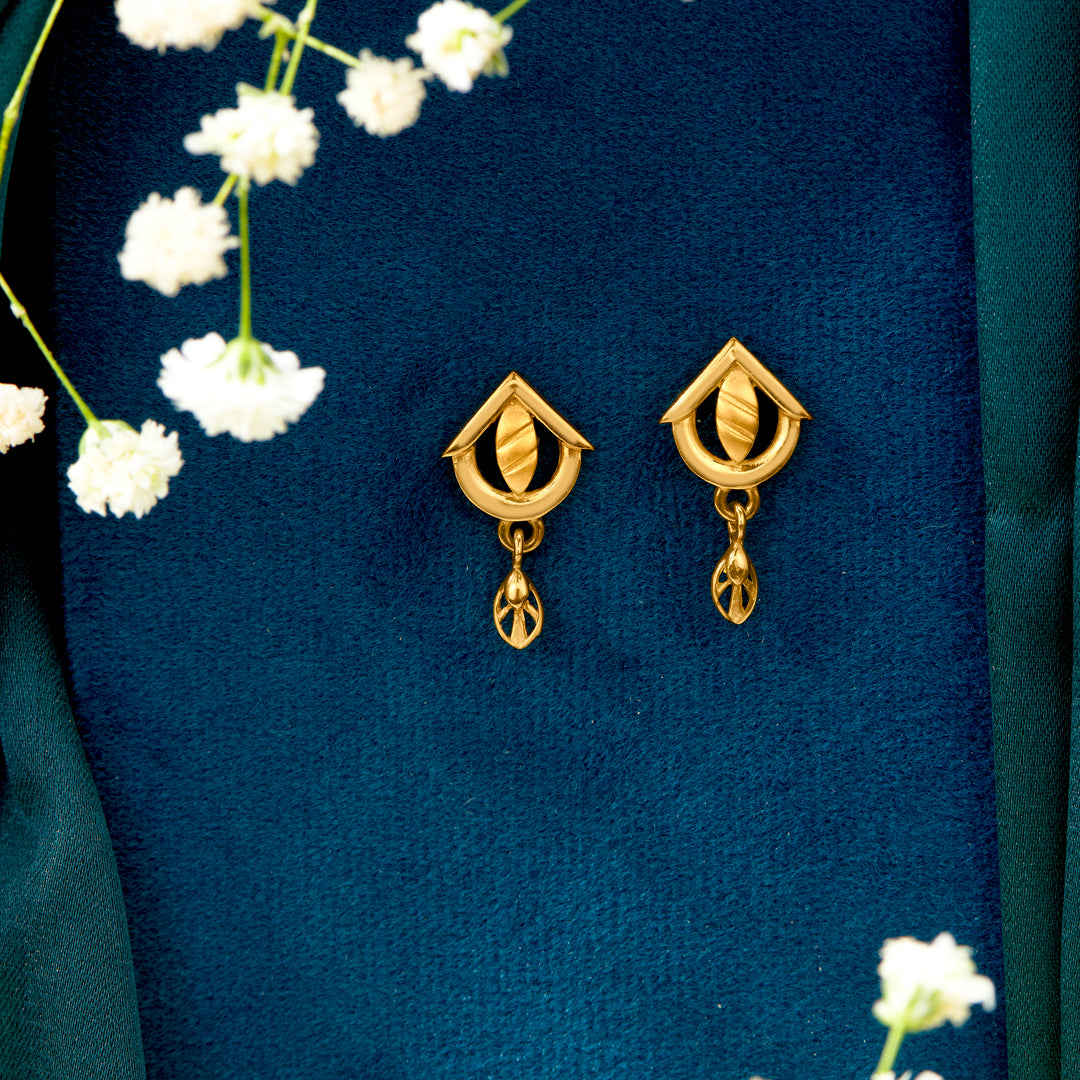 Golden Ripple Yellow Gold Dangler Earring For Women