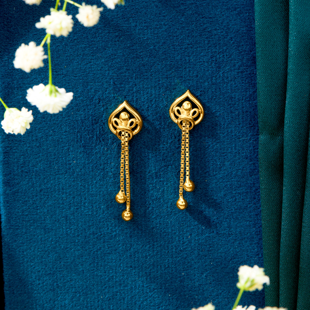 Luminous Lace Yellow Gold Dangler Earring For Women