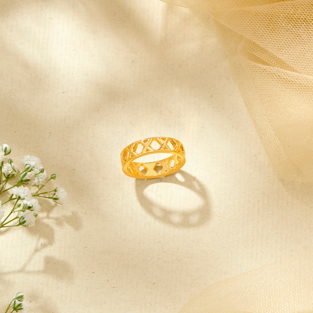 geolattice charm gold band ring