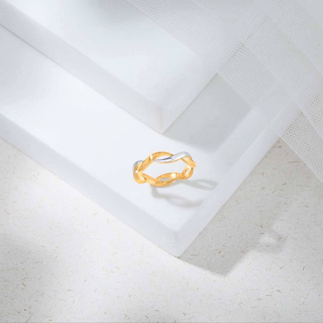 Serpent Flow Fashion Gold Ring