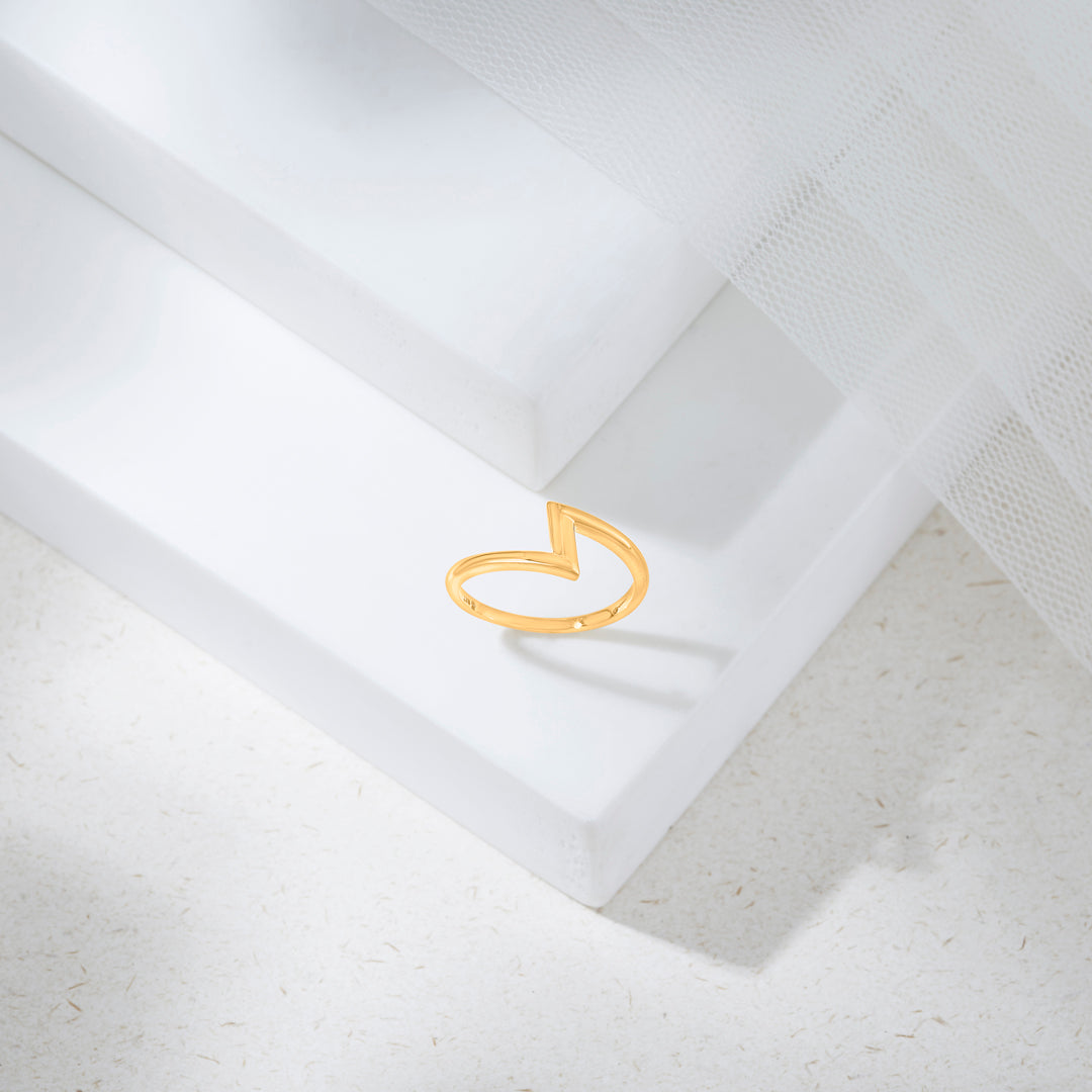 Edgy Love Cocktail Gold Ring
