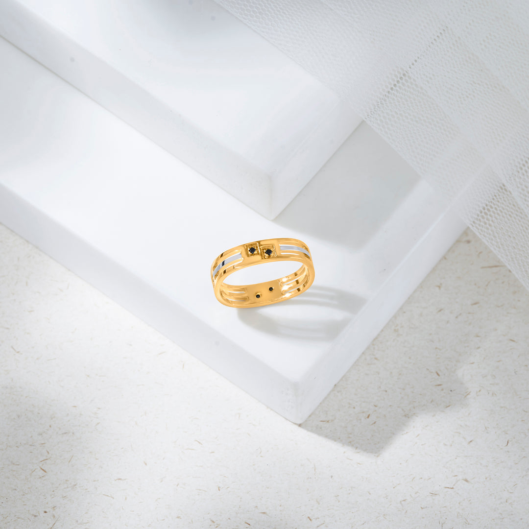 Night Sparkle Bands Gold Ring