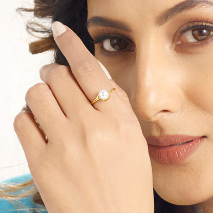 Moonlit Mist Pearl Gold Ring