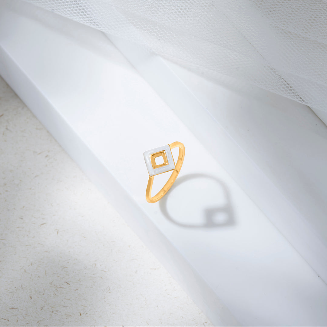 square muse fashion gold ring