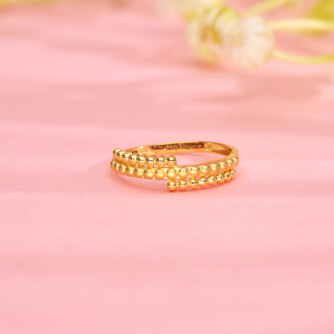 coil bold gold ring for her