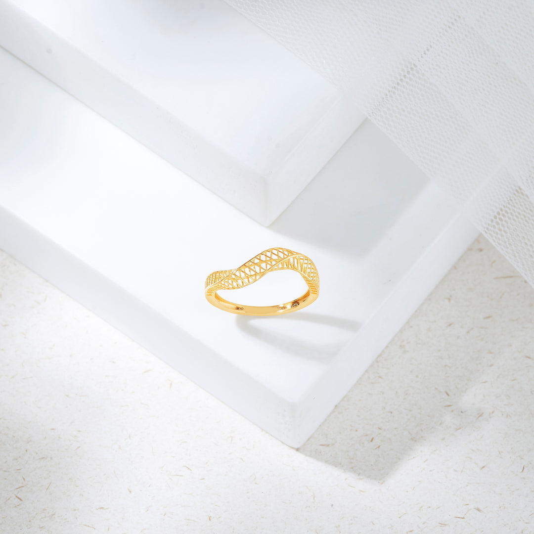 wavelet elegance cocktail gold rings