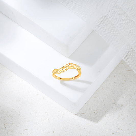 Wavelet Elegance Cocktail Gold Rings