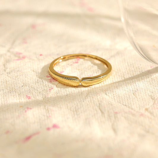 Light Link Gold Ring for Her
