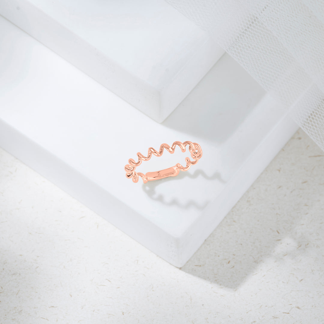 Flow Essence Cocktail Gold Ring