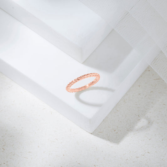 Elegant Twist Casual Gold Ring