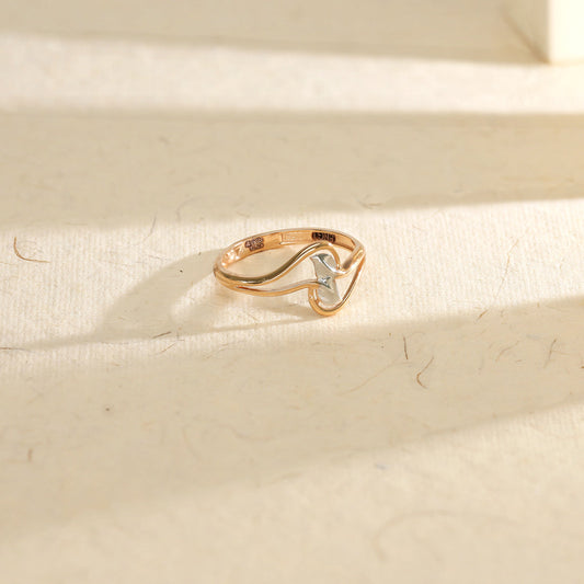 Velin Arc Cocktail Gold Ring