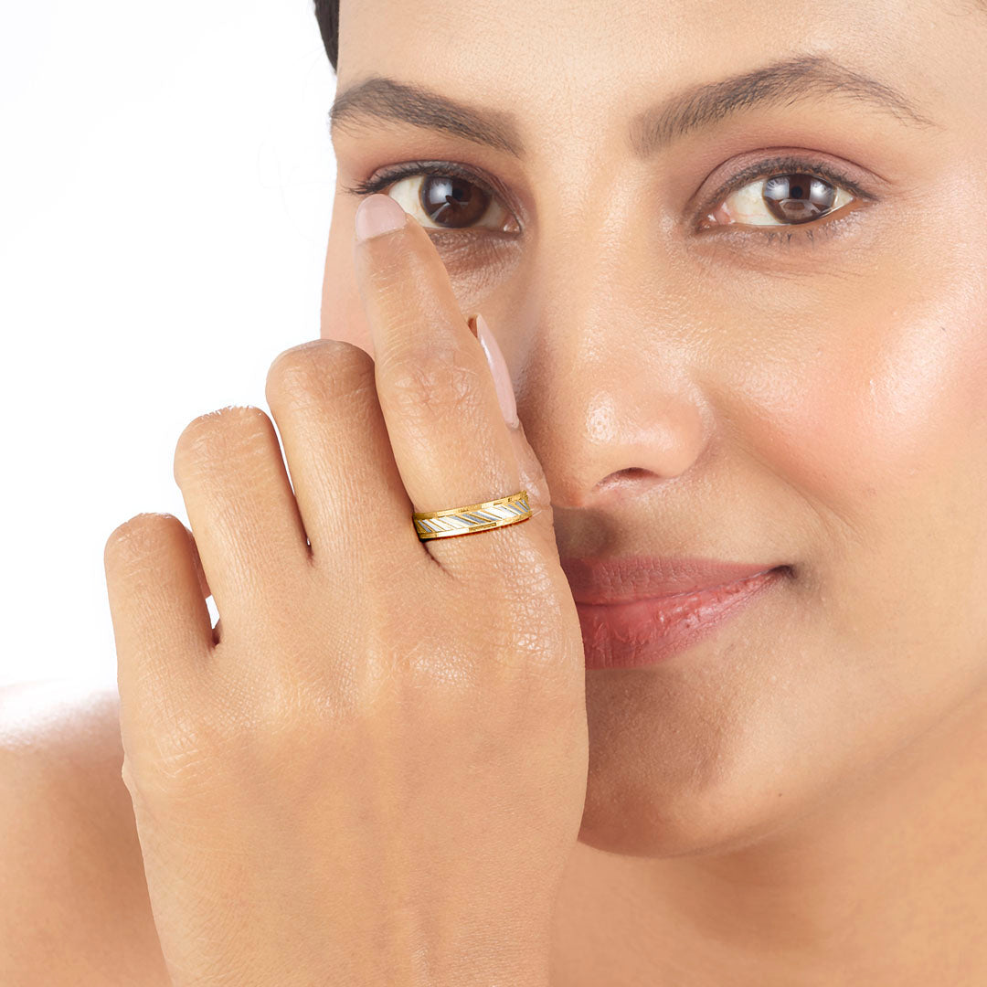 Linear Loop Women's Gold Ring
