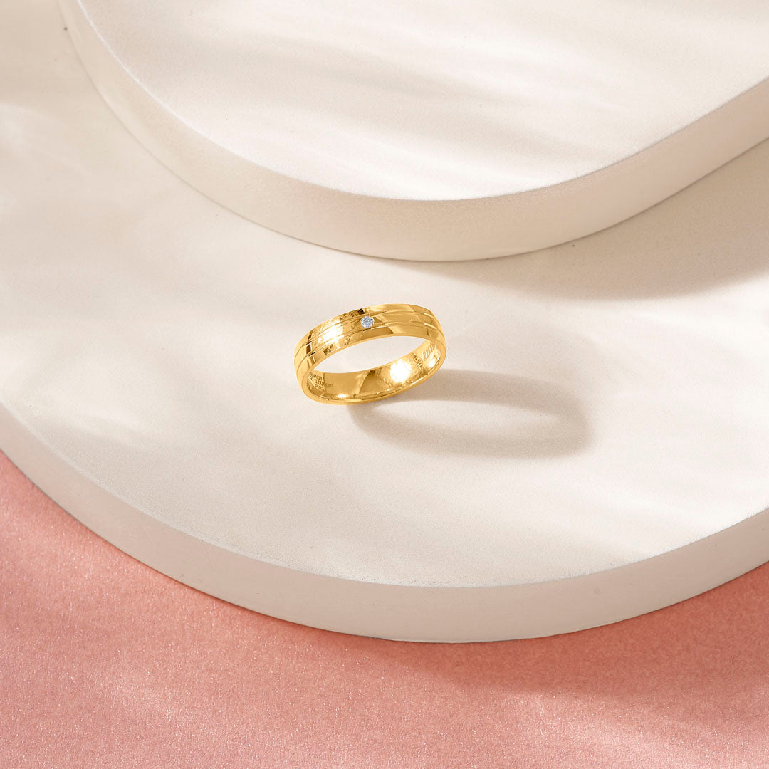Shine On Women's Gold Ring