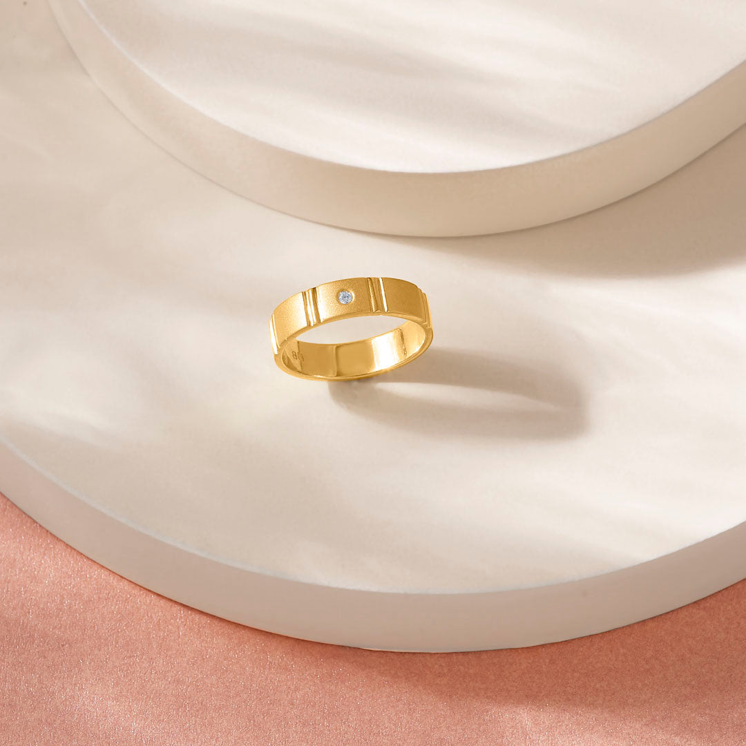 Golden Edge Women's Gold Ring