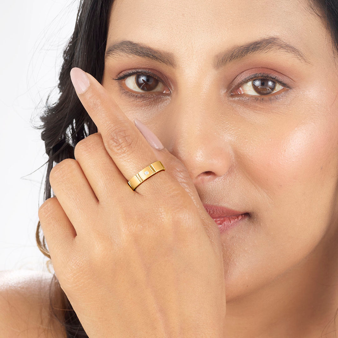 Golden Edge Women's Gold Ring