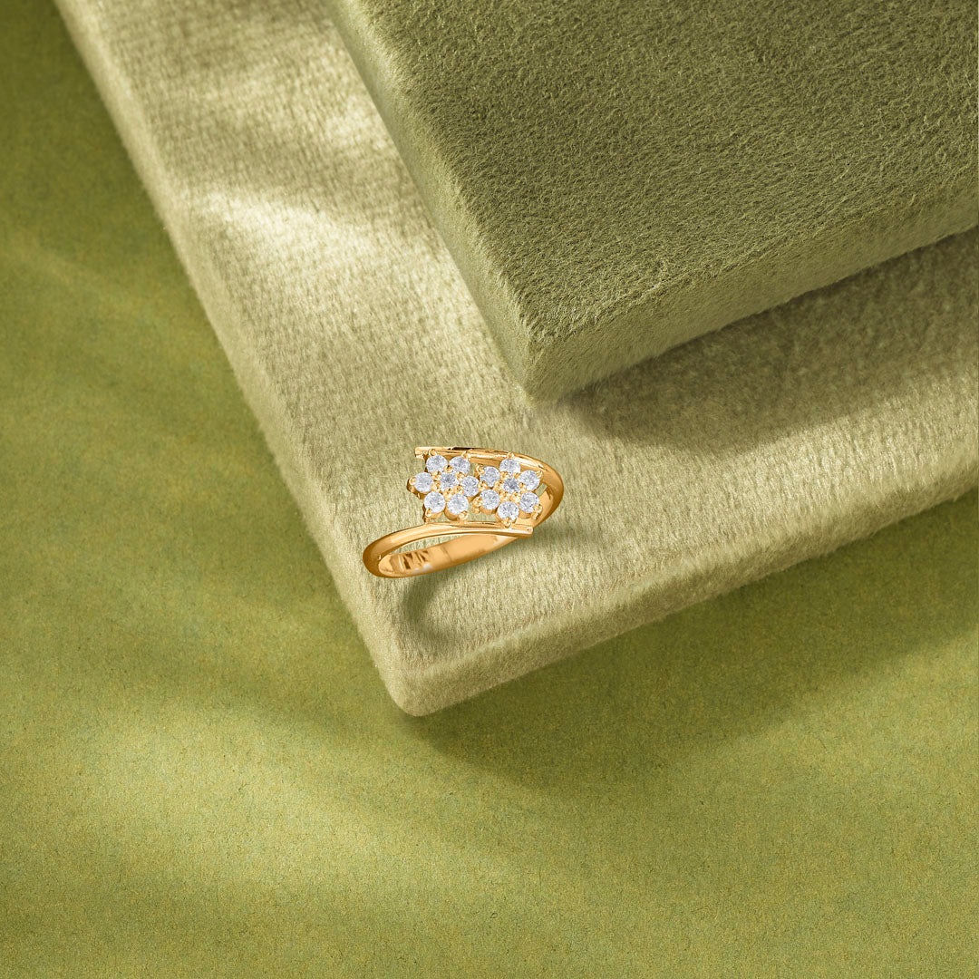 Flora Twist Women's Gold Ring