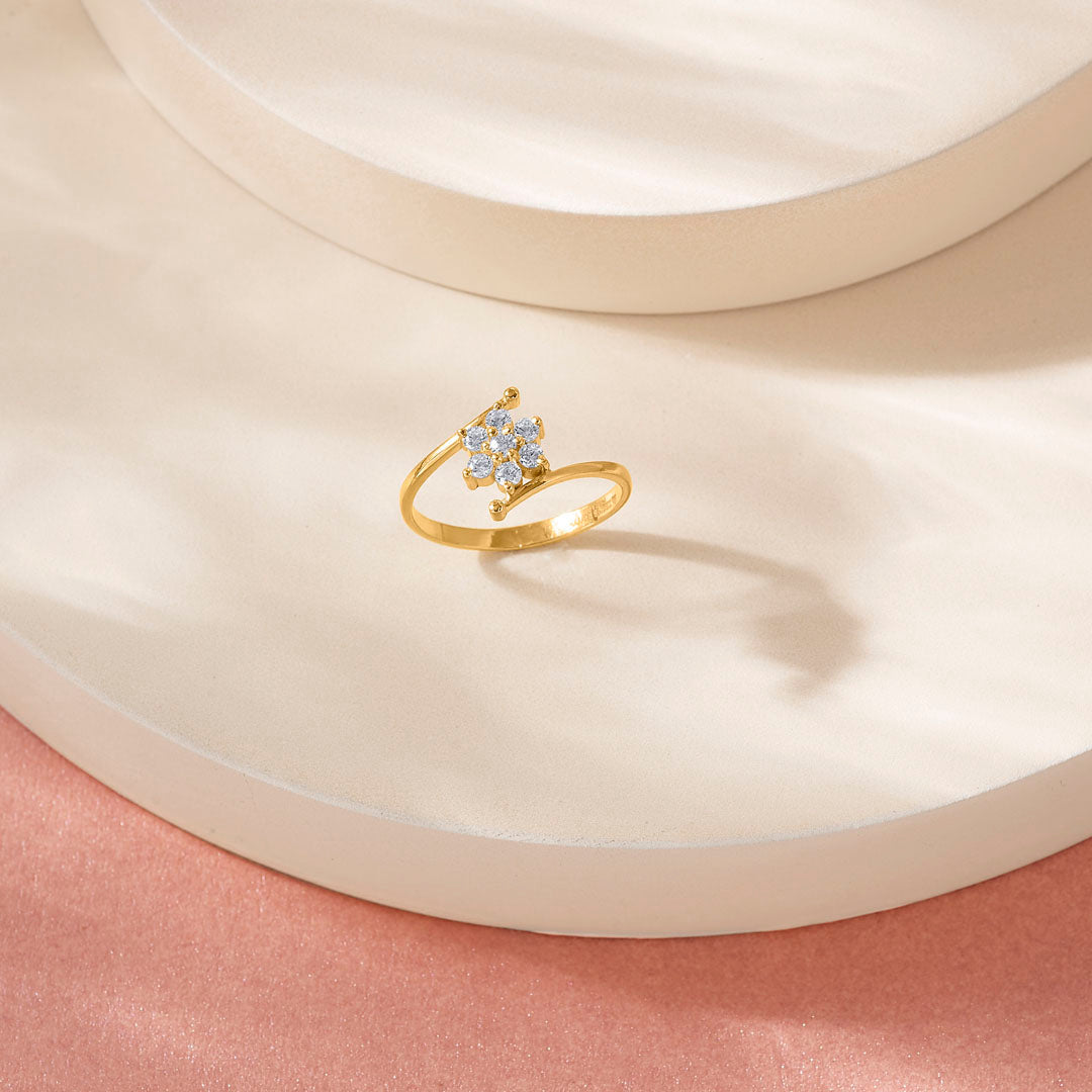Lily Twist Women's Gold Ring