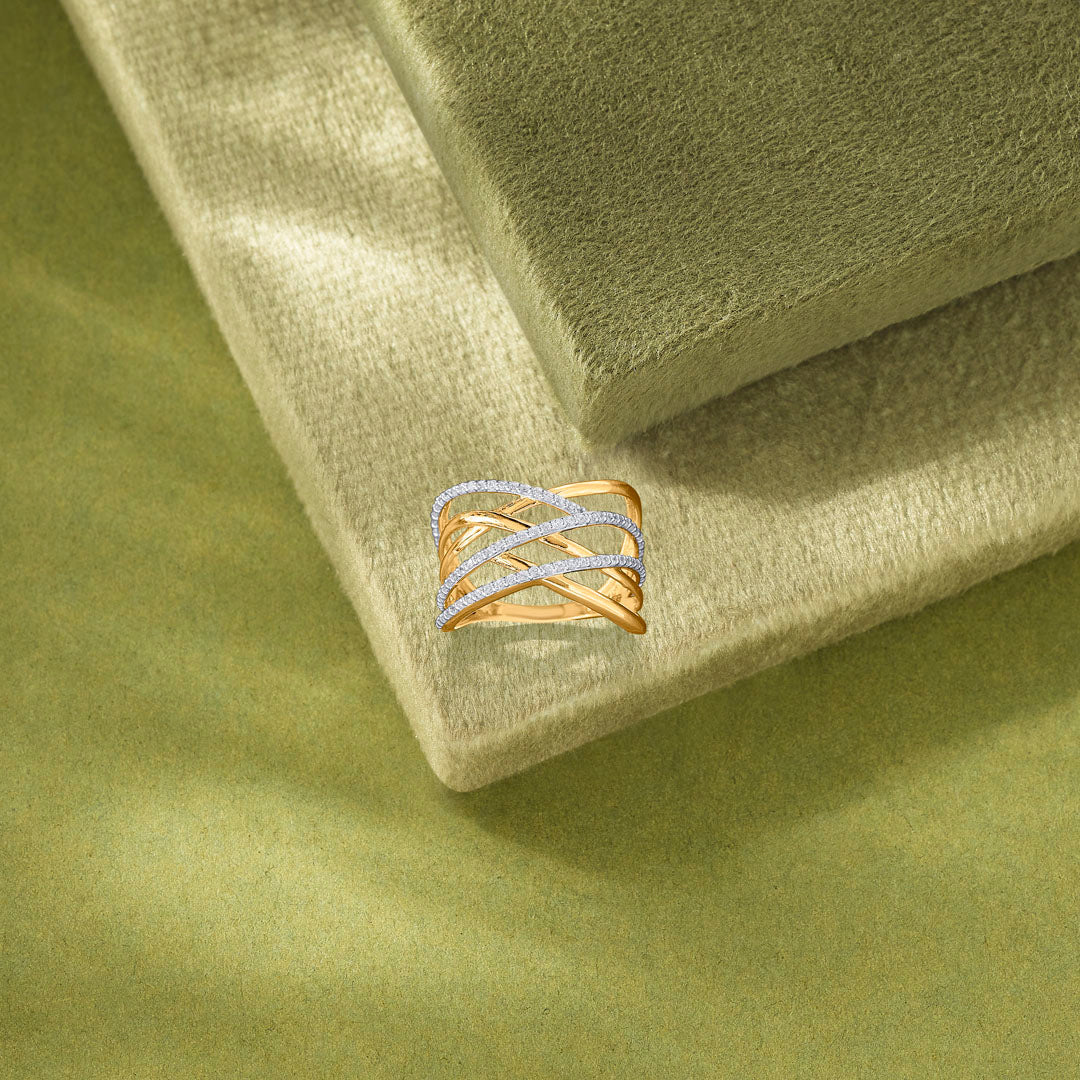 Shimmer Twist Women's Gold Ring