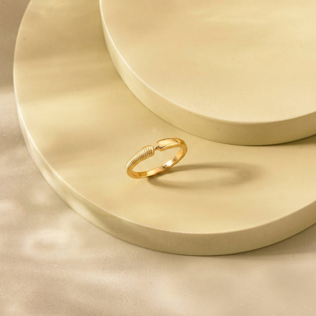 Light Link Gold Ring for Her