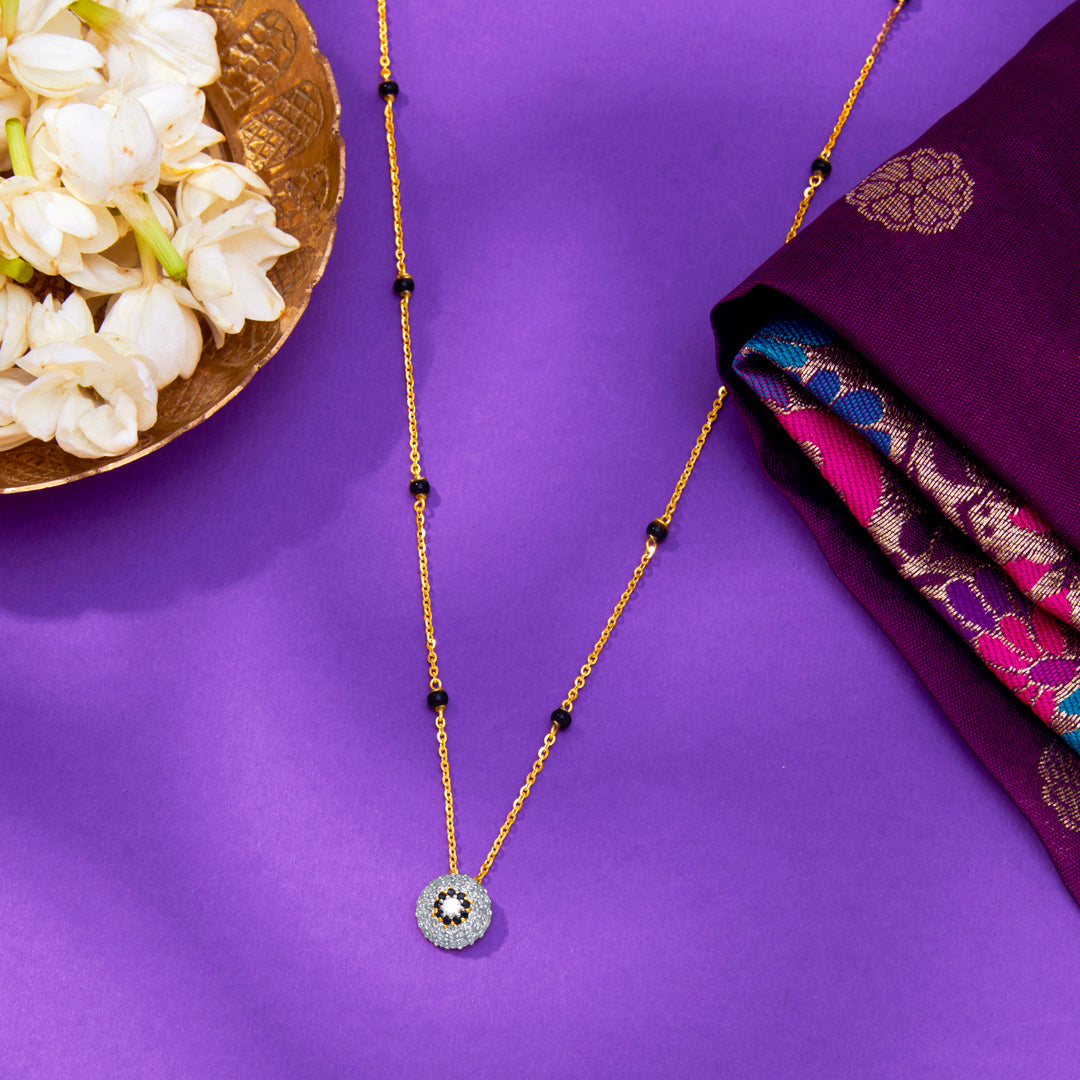 Nivriti Link Gold Modern Mangalsutra