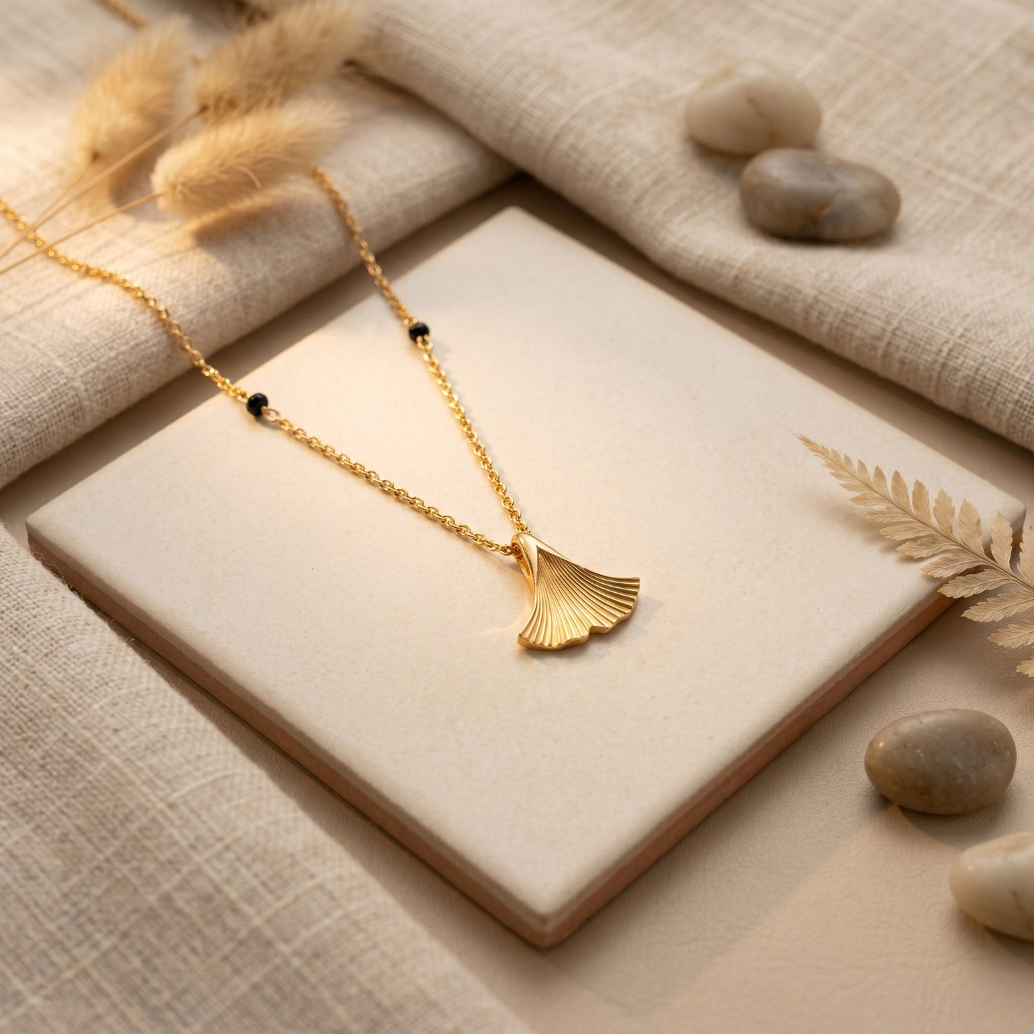 Youthful Petal 9Kt Gold Mangalsutra