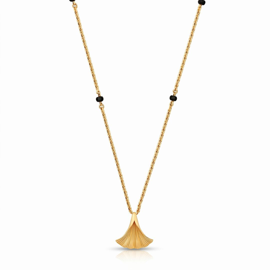Youthful Petal 9Kt Gold Mangalsutra