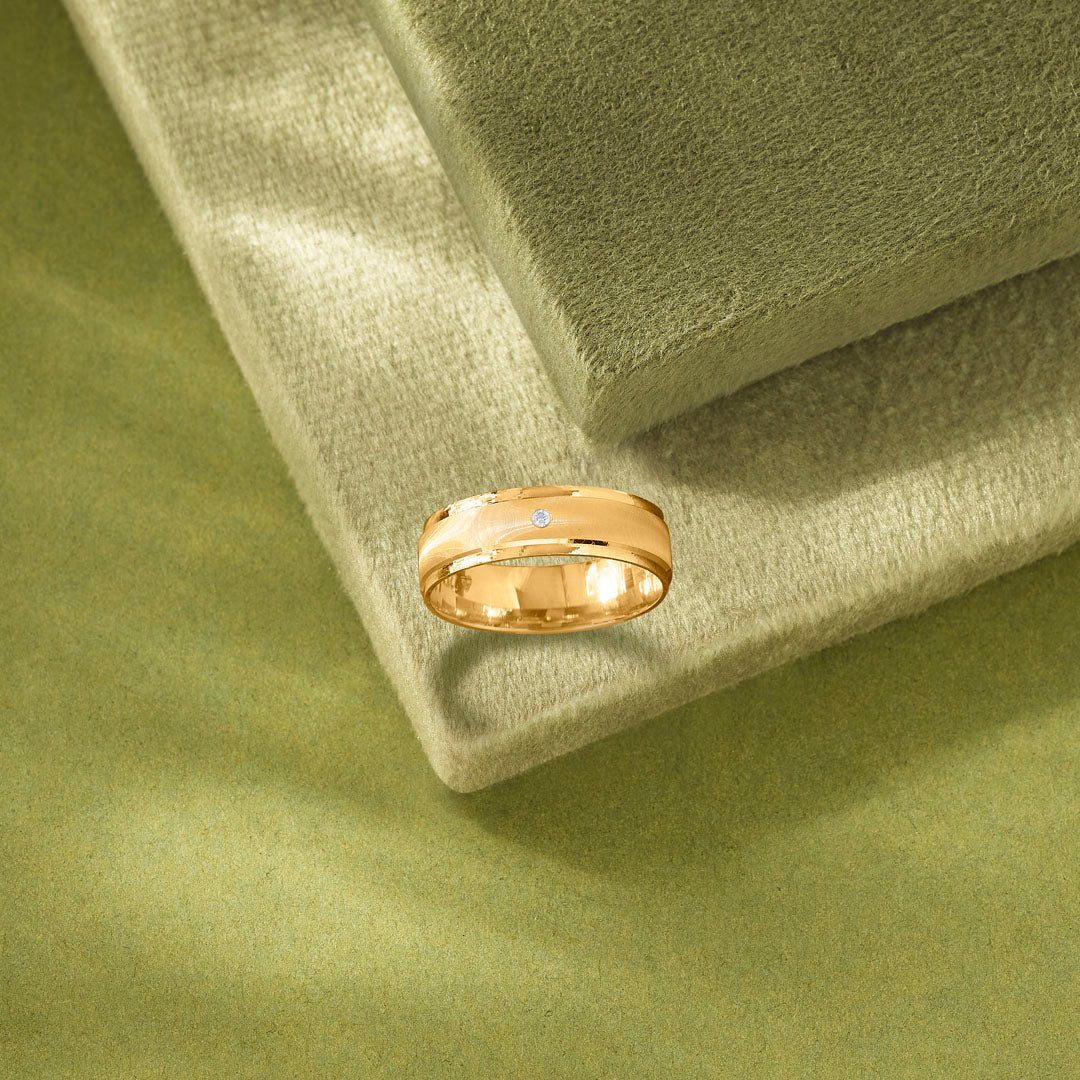 Velvet Glow Men's Gold Ring