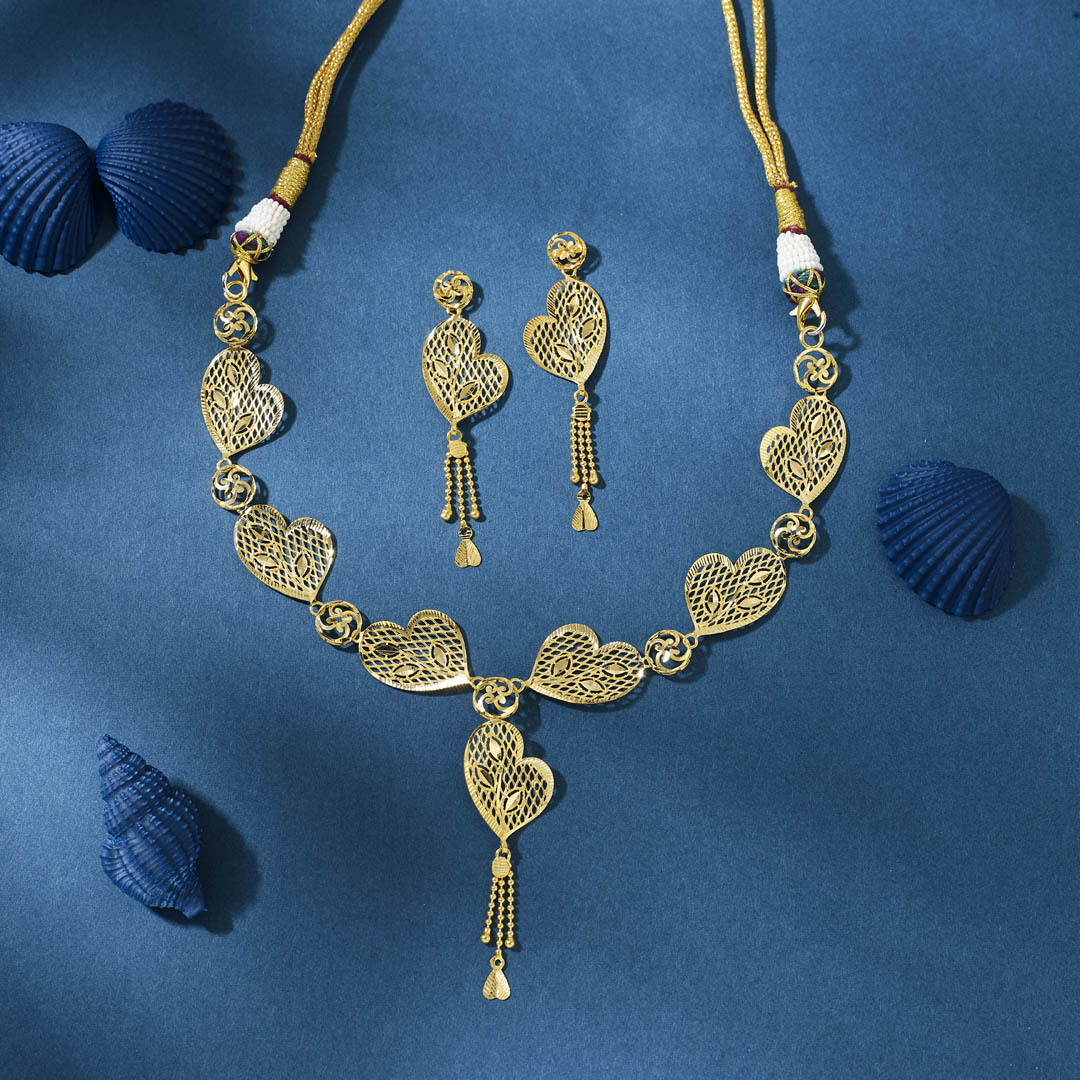 Hemangi Bloom Gold Necklace Set For Women