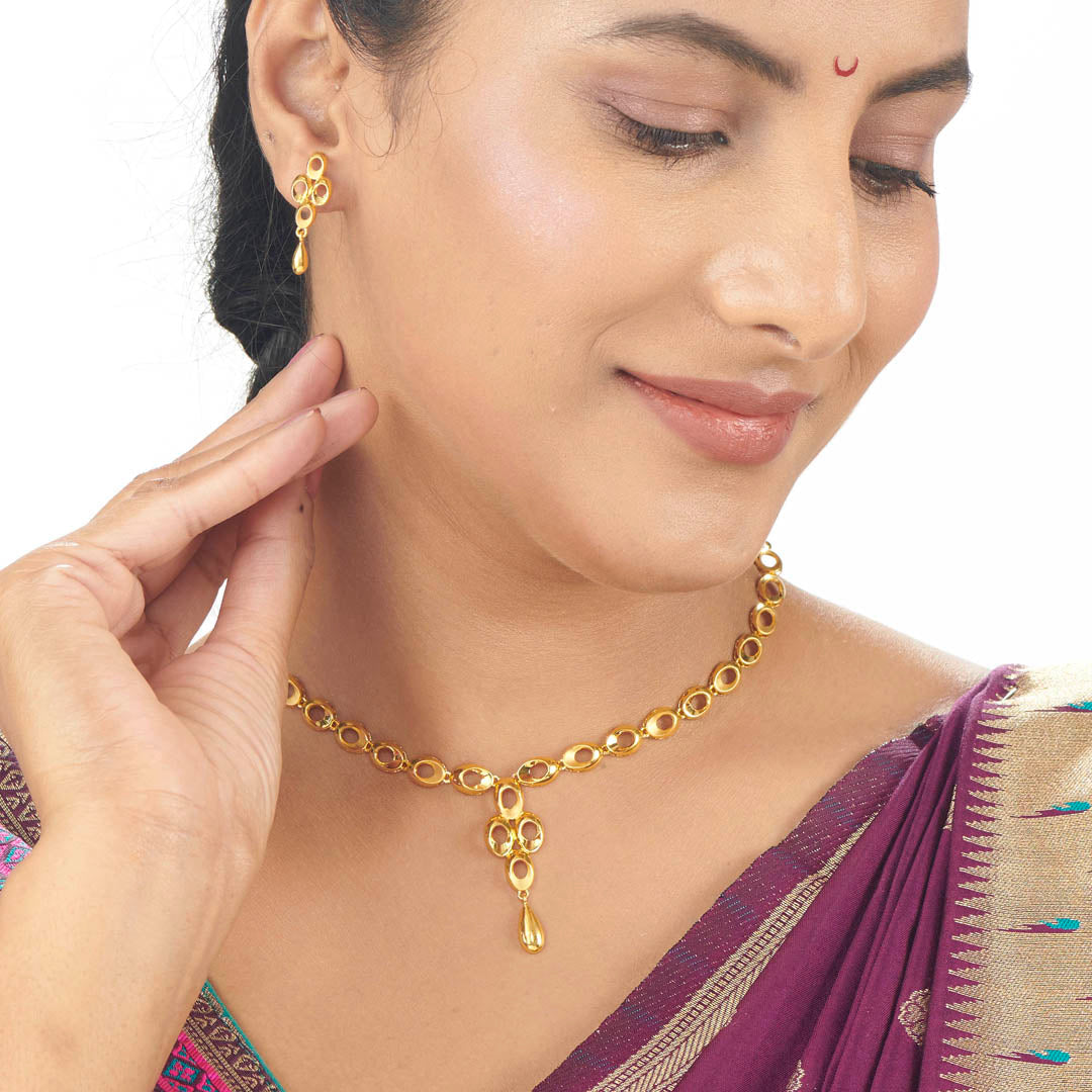Vaidehi Dangler Gold Necklace Set For Women