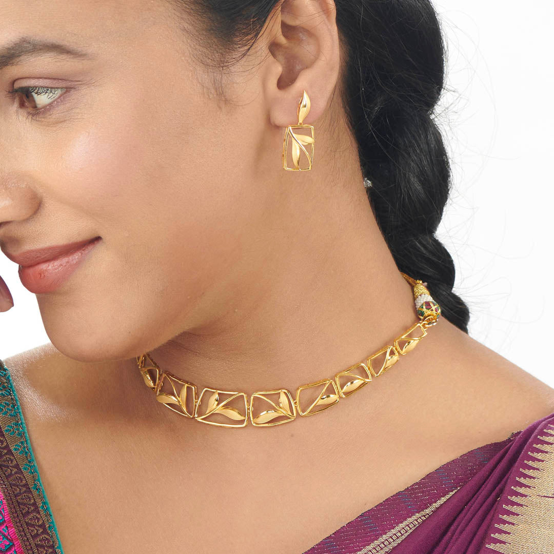 Charulata Filigree Gold Necklace Set For Women