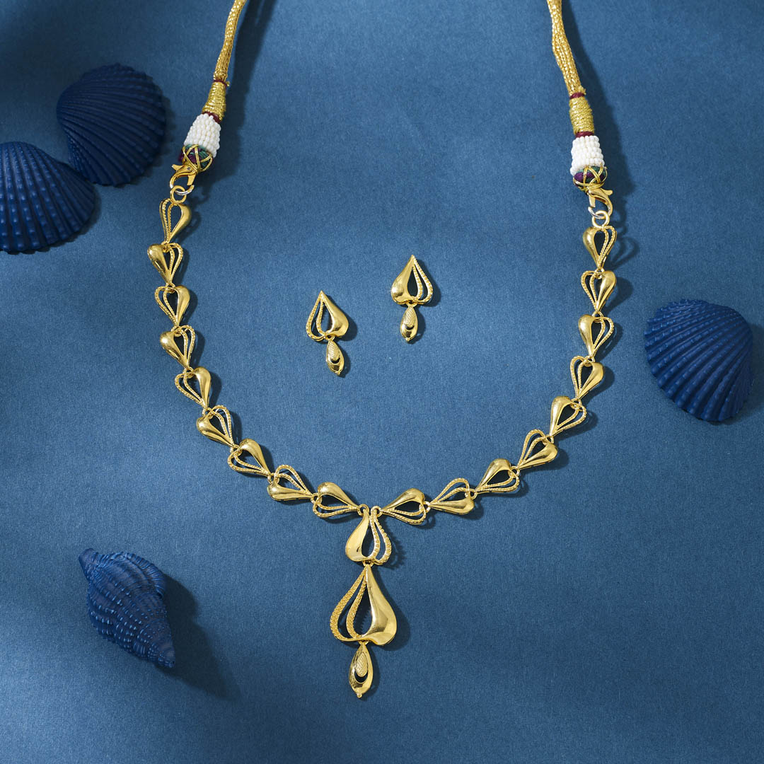 Regal Aura Gold Necklace Set For Women