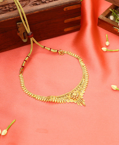 Radiant Kanthi Maal Yellow Gold Traditional Necklace For Woman