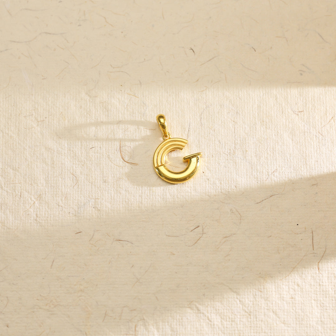 Graceful G Alphabet Gold Pendant