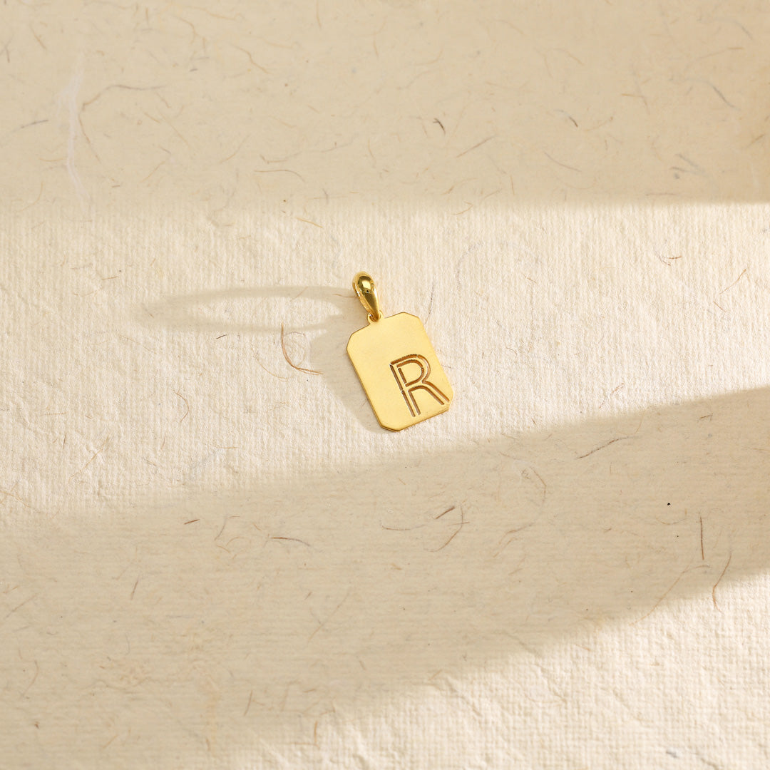 royal r alphabet  gold pendant