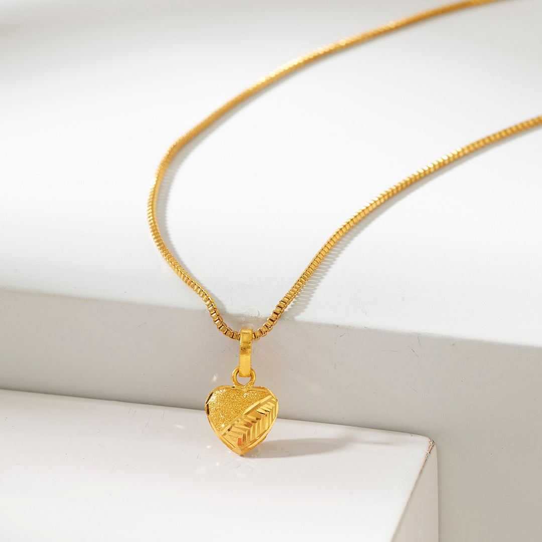 Endless Affection Heart Gold Pendant